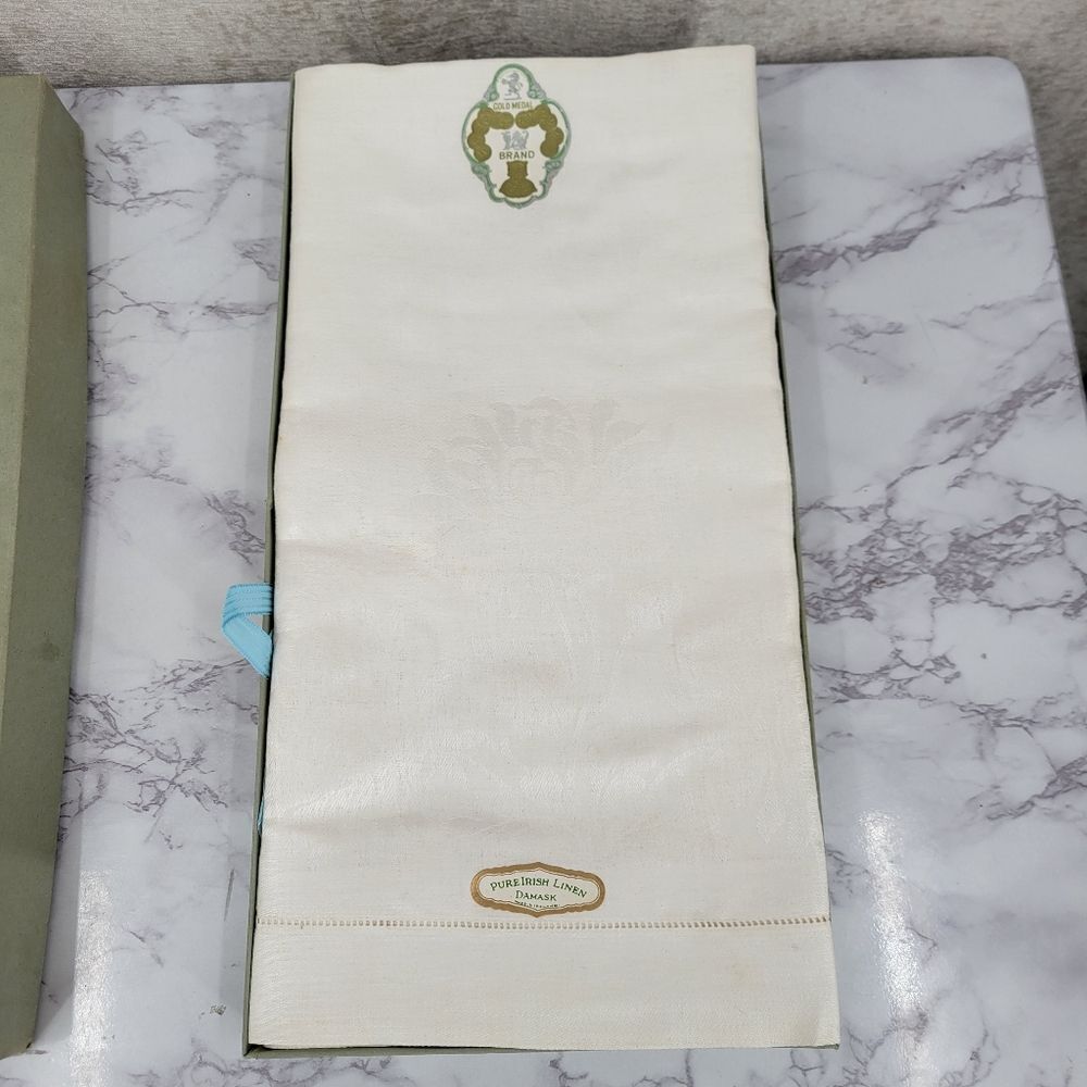 Liddell Damask Irish Linens White Linen 12 Napkins and Tablecloth 64×102 - Picture 5 of 16